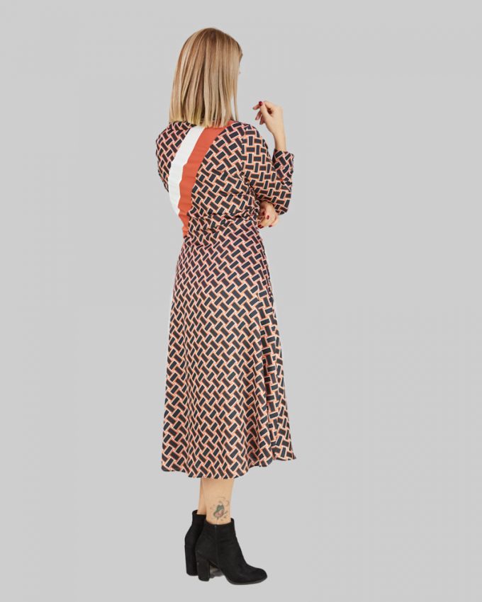 Midi γυναικείο φόρεμα με συνδυασμό σχημάτων μακρυμάνικο πολύ άνετο αέρινο και πρακτικό σε μπρονζέ χρώμα