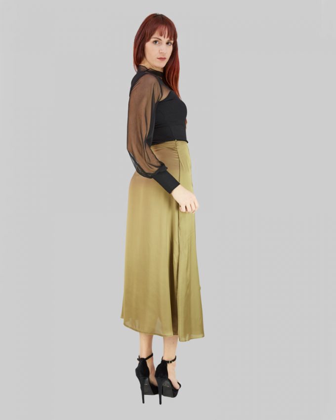 Midi γυναικεία ψηλόμεση φούστα με σκίσιμο στη μια πλευρά και σχέδιο φιόγκο στο πάνω μέρος σε χακί χρώμα