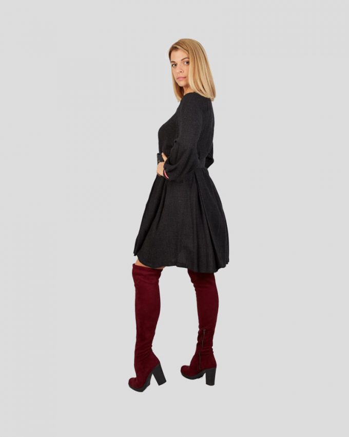 Γυναικείο φόρεμα χυτό με αλλαγή χρώματος στο V και τα μανίκια σε μαύρο χρώμα αέρινο πολύ άνετο και πρακτικό