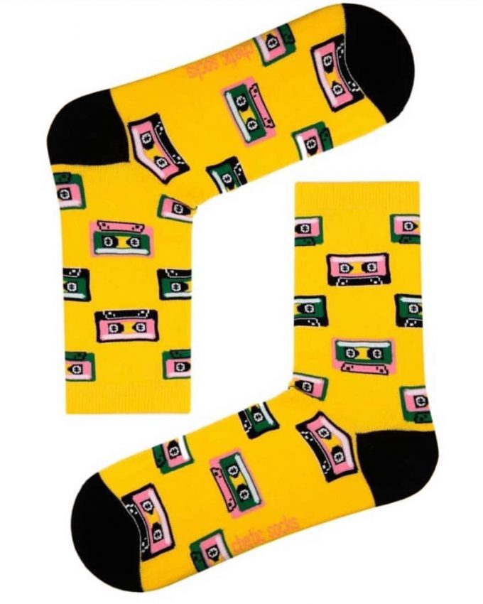 Γυναικείες βαμβακερές ψηλές κάλτσες πολύ άνετες και πρακτικές σε κίτρινο με σχέδιο χρωματιστές κασέτες