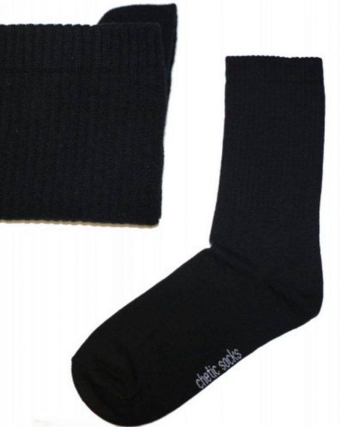 Γυναικείες βαμβακερές ψηλές αθλητικές κάλτσες μονόχρωμες σε μαύρο χρώμα πολύ ζεστές άνετες και πρακτικές