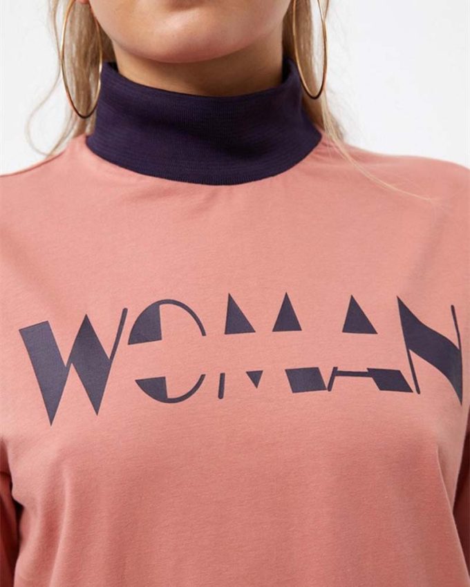 γυναικείο t-shirt ροζ με ψηλό γιακά Woman