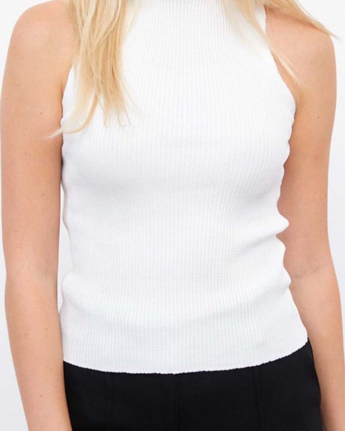 λευκή γυναικεία πλεκτή αμάνικη μπλούζα ριμπ
