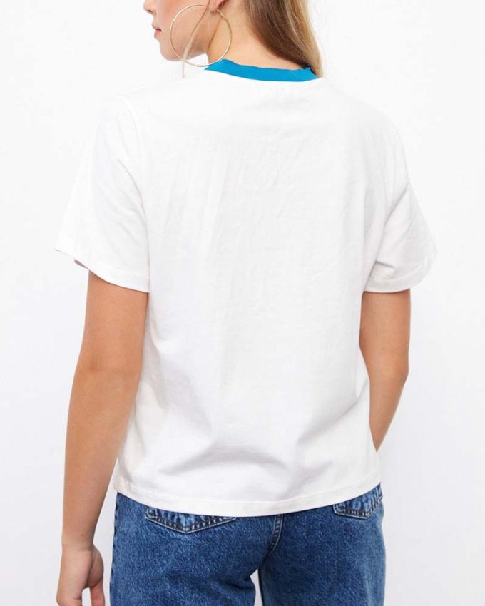 Λευκό γυναικείο T-Shirt με πολύχρωμο τύπωμα