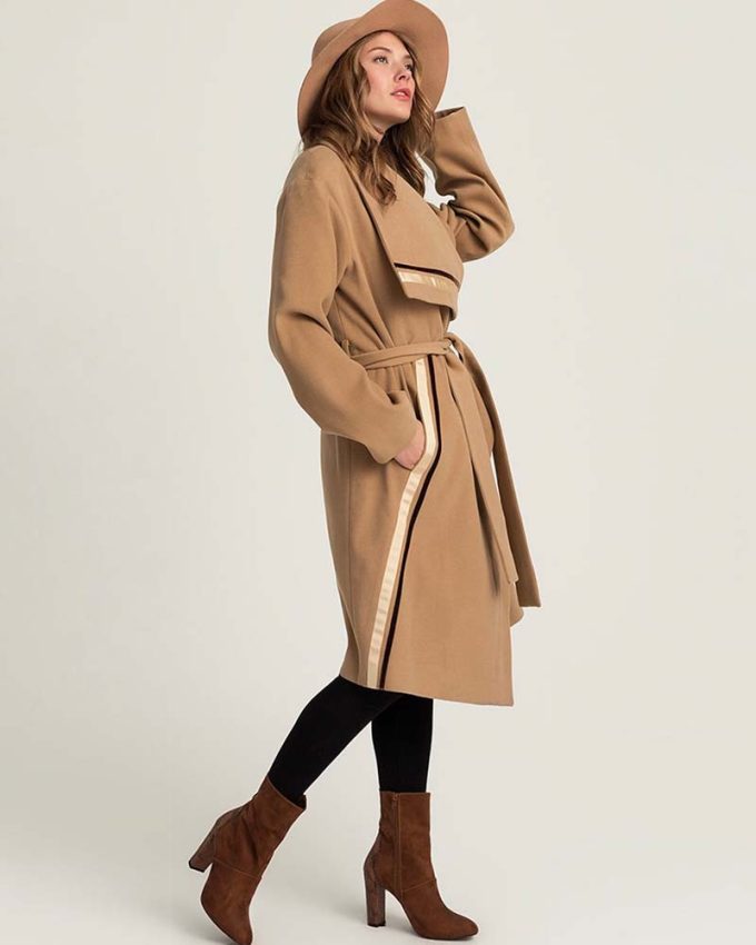 Γυναικείο παλτό oversized με απλικέ μπεζ