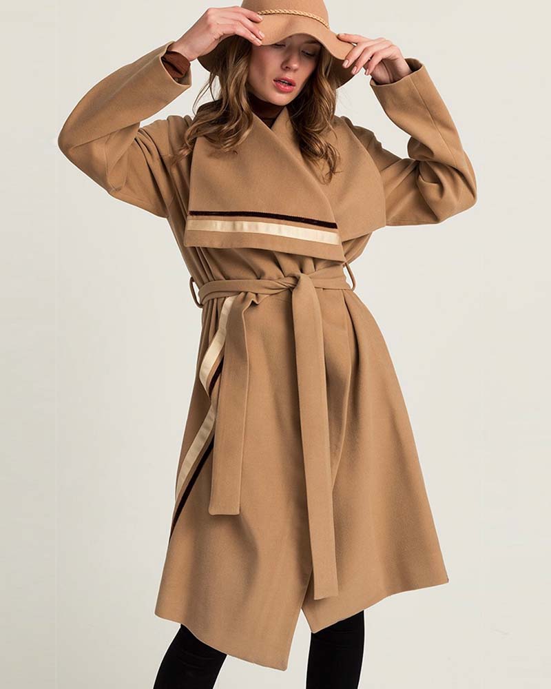 SOU Γυναικείο παλτό oversized με απλικέ μπεζ 62% πολυεστερ