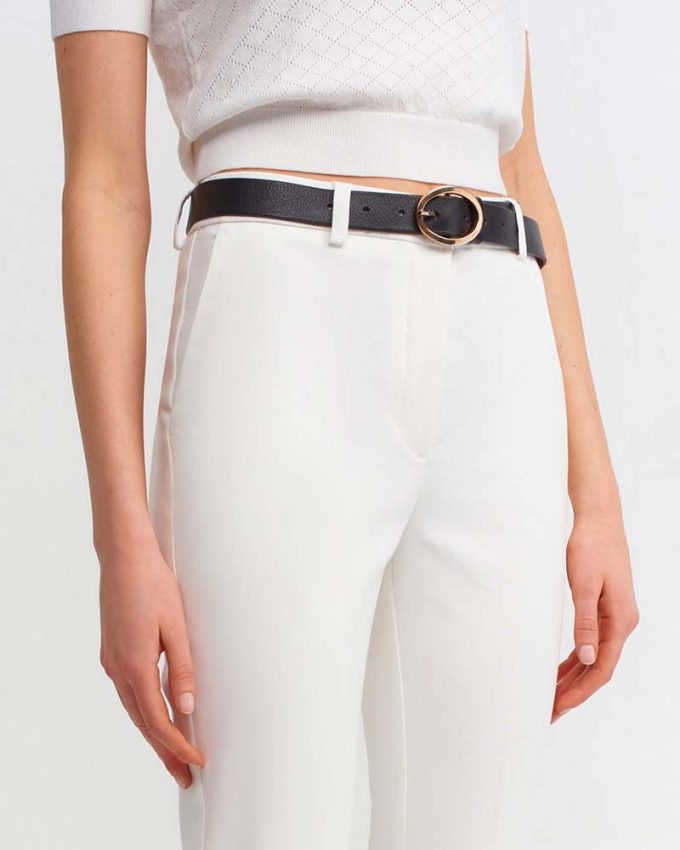 Λευκό γυναικείο παντελόνι στενή γραμμή