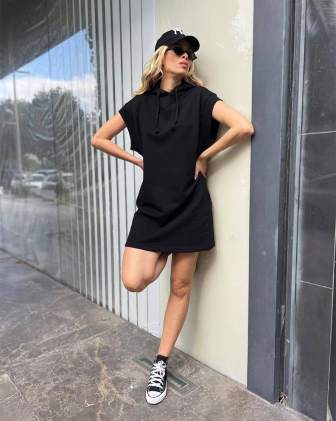 γυναικείο μαύρο ολόσωμο κοντομάνικο μπλουζοφόρεμα με κουκούλα