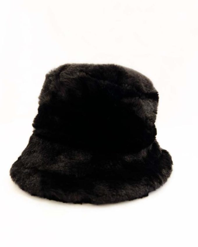 γυναικείο χειμωνιάτικο καπέλο bucket με γούνα σε μαύρο χρώμα